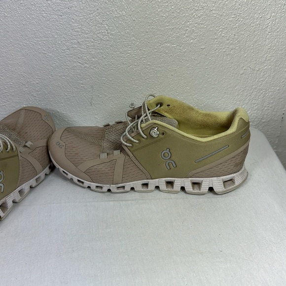 On cloud running shoes SIZE W 6.5 - Picture 5 of 7